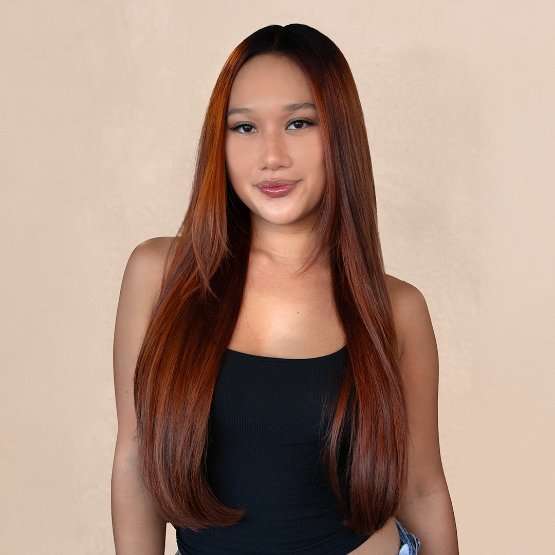 Before image of a model without HĪEW 07 - Refined Red hair extension.